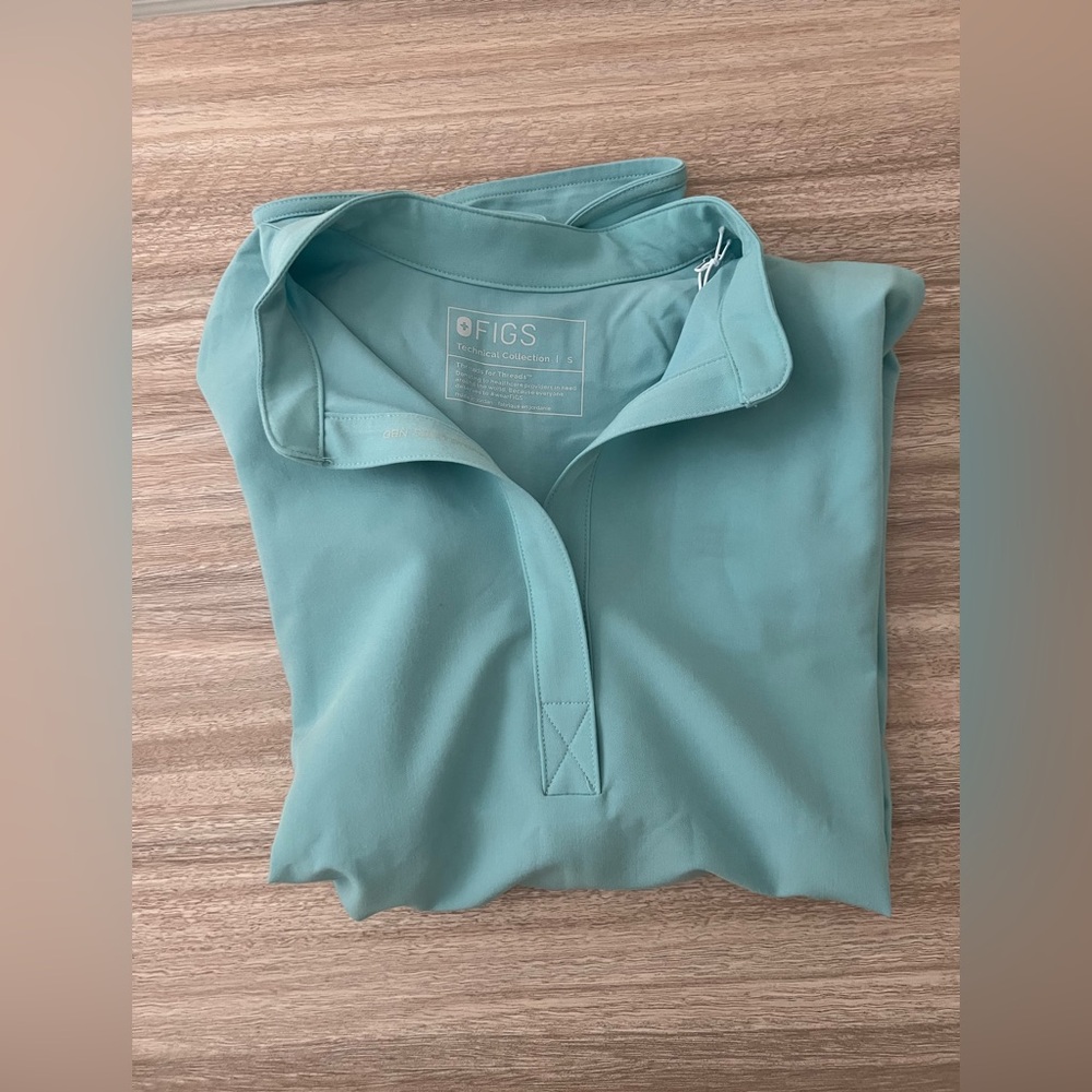 Figs Limited Edition Oversized Rafaela Scrub Top In Seaglass. Size Small. NWT.